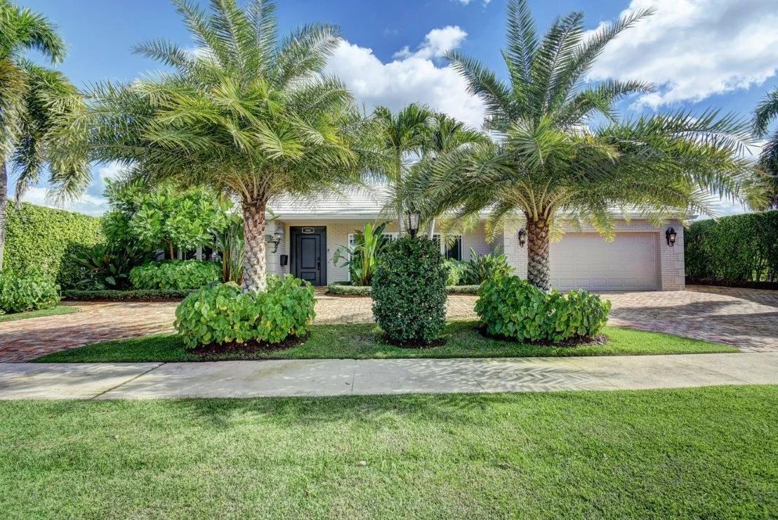 Photo of 998 Cypress Way