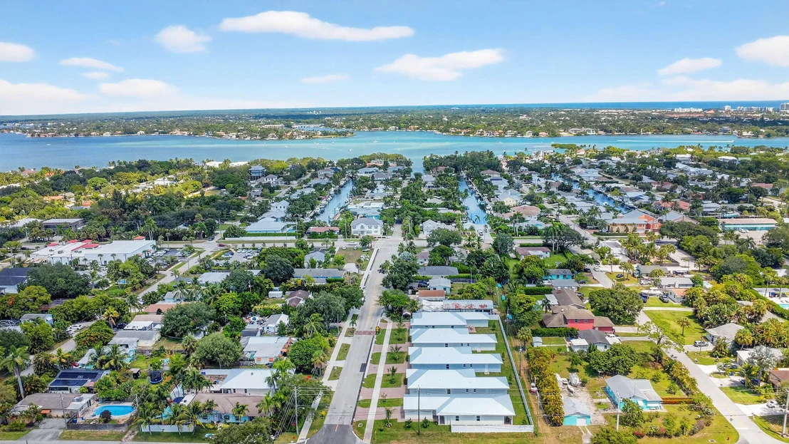 Photo of 601 N Loxahatchee Drive