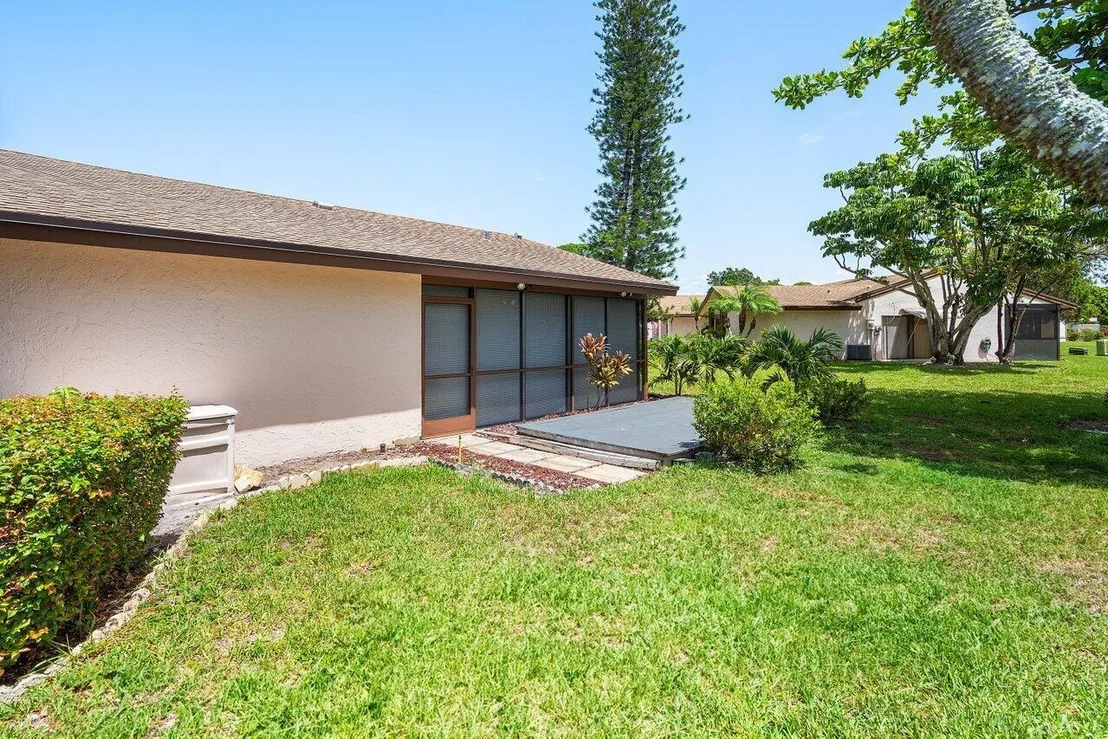 Photo of 6127 Elsinore Circle