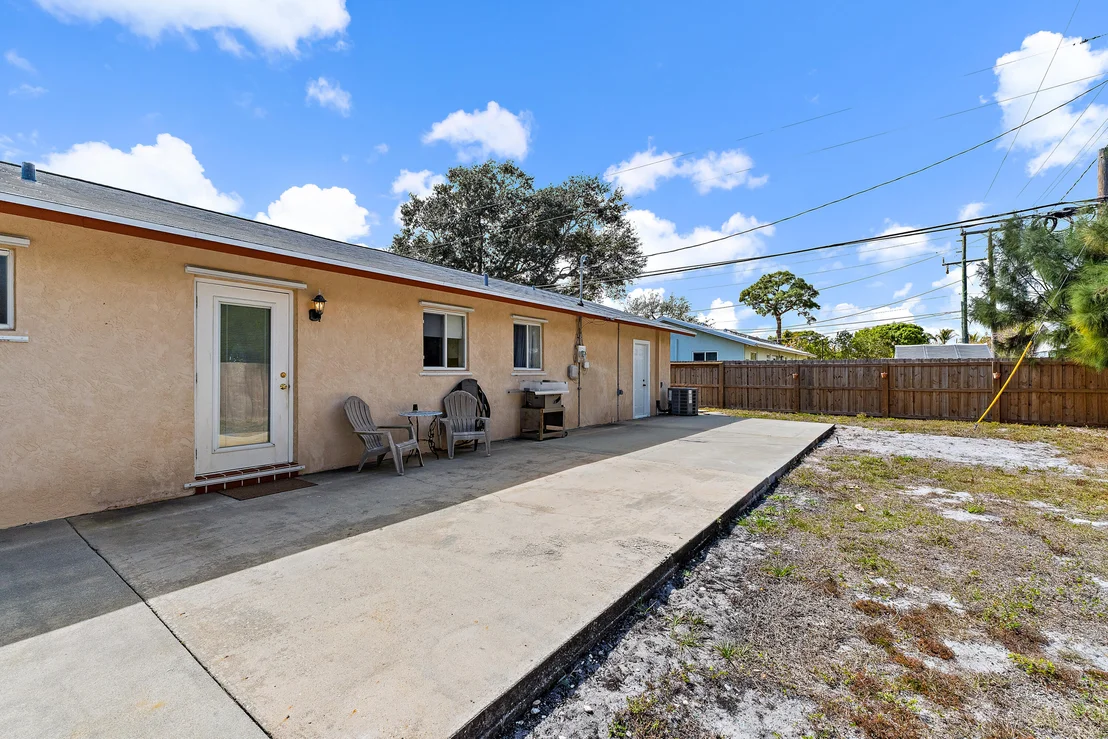 Photo of 815 W Laird Drive