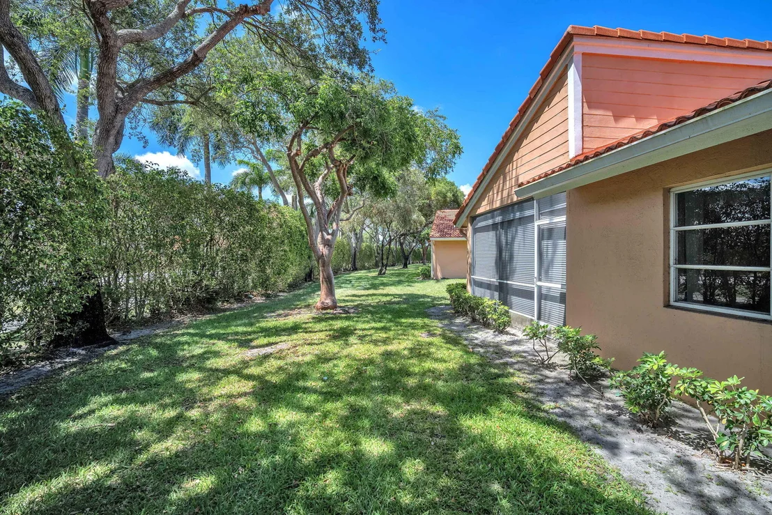 Photo of Unit D at 9976 Seacrest Circle