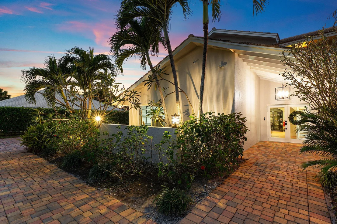 Photo of 10893 Gleneagles Road