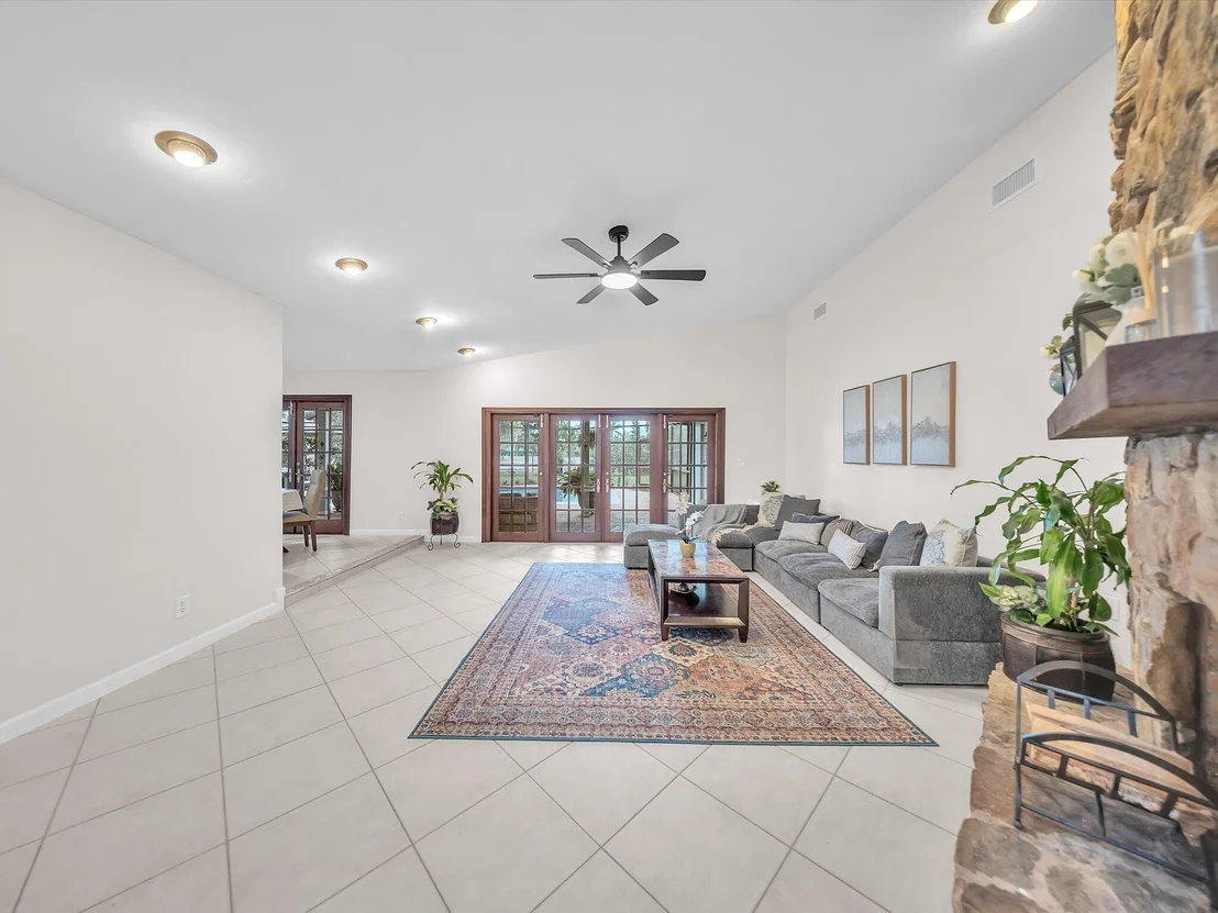 Photo of 9651 CONCH SHELL Manor