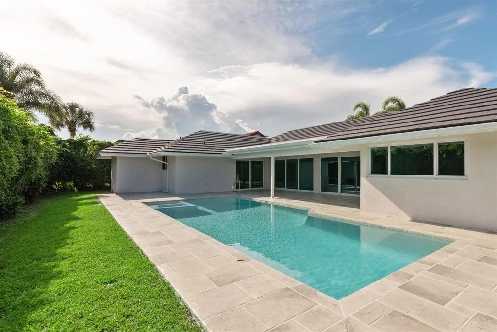 Photo of 3936 Live Oak Boulevard N
