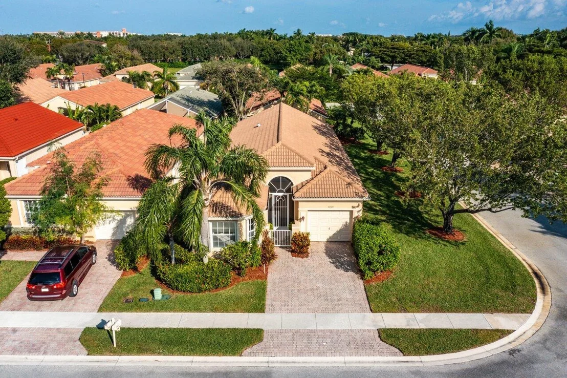 Photo of 7009 Del Corso Lane