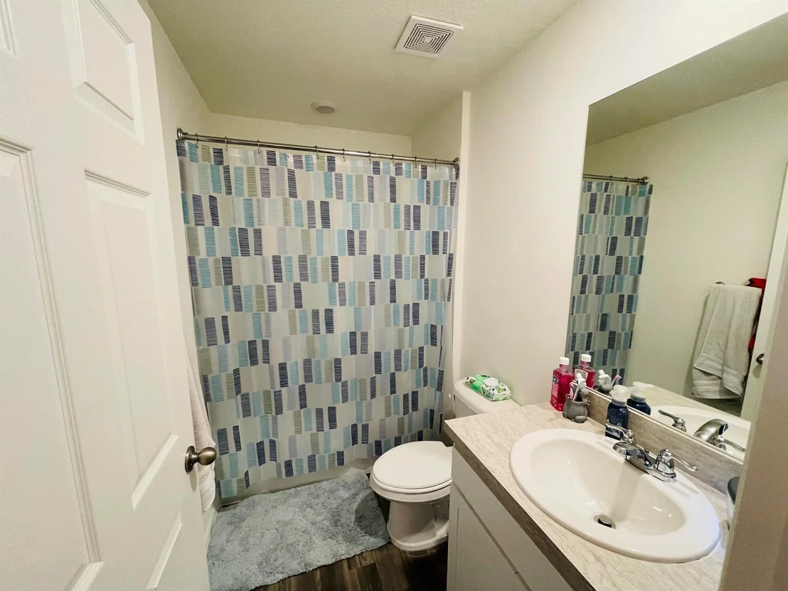 Photo of 787 SE 25th Drive