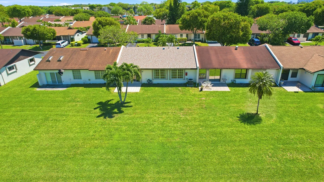 Photo of 15924 Laurel Oak Circle