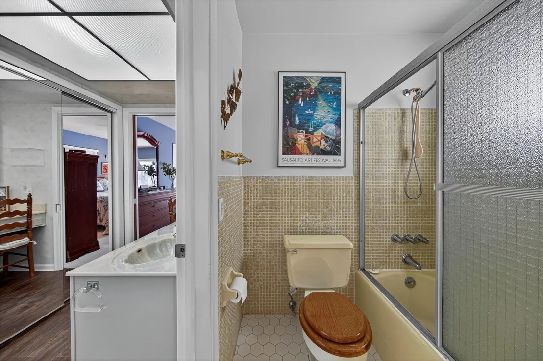 Photo of 630 SE 6th Avenue