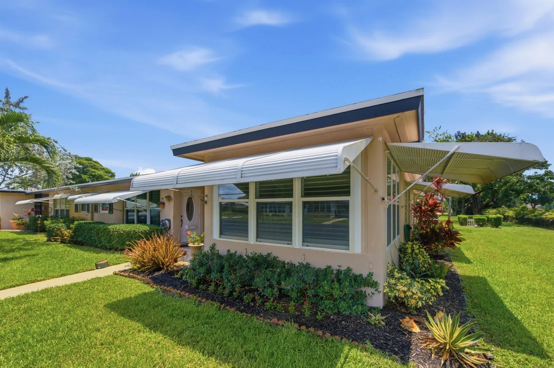 Photo of Unit D at 957 Circle Drive