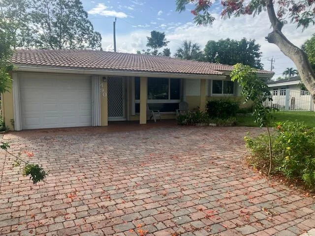 Photo of 490 SE 3rd Avenue