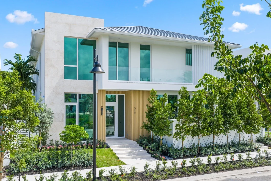 Photo of 320 Grove Place