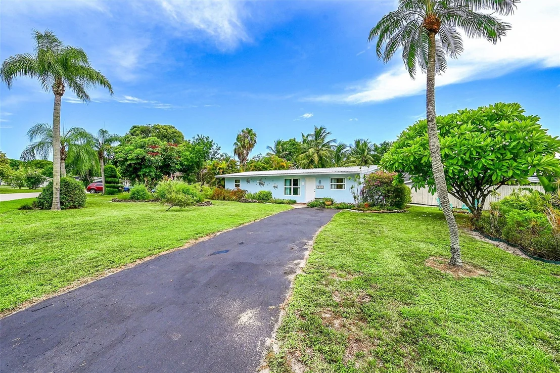 Photo of 2431 E River Drive