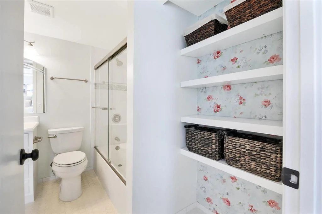 Photo of Unit D2 at 232 Pine Hov Circle