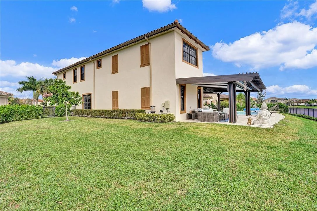 Photo of 8760 Lakeview Drive
