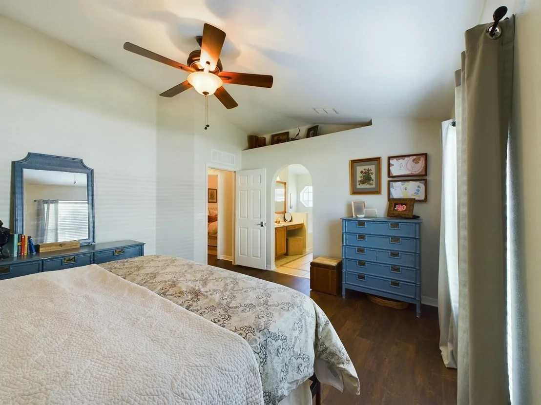 Photo of 467 SE 38th Avenue