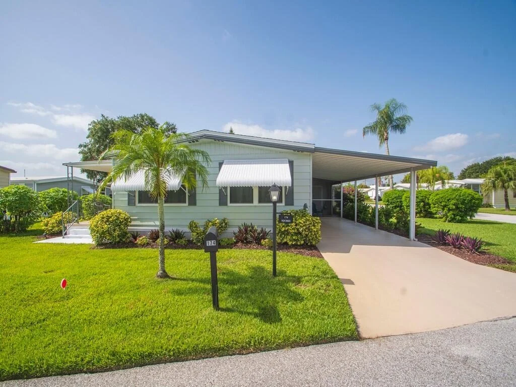 Photo of 174 NE Emerald Drive