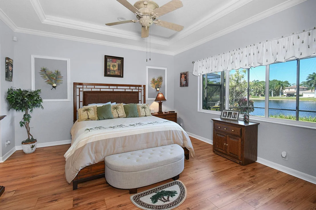 Photo of 6556 SE Broadmoor Lane