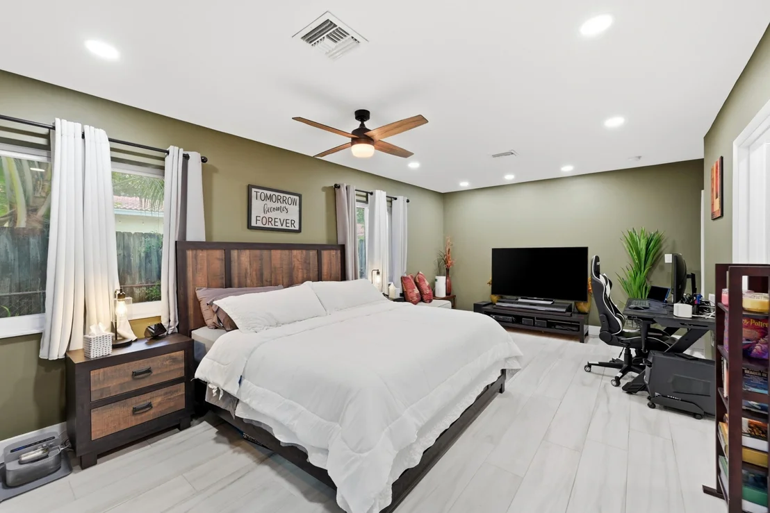Photo of 141 SE 8th Street