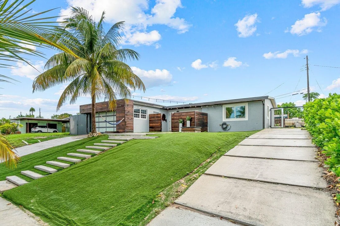 Photo of 1446 Hillcrest Drive