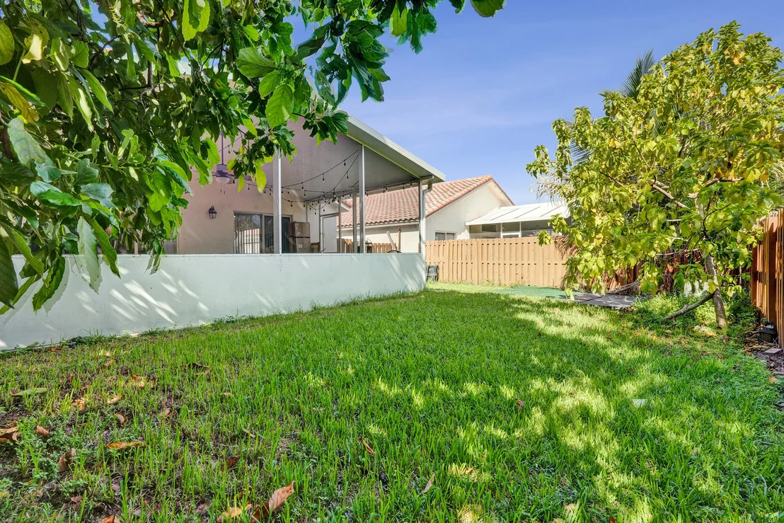 Photo of 7572 Parkside Lane