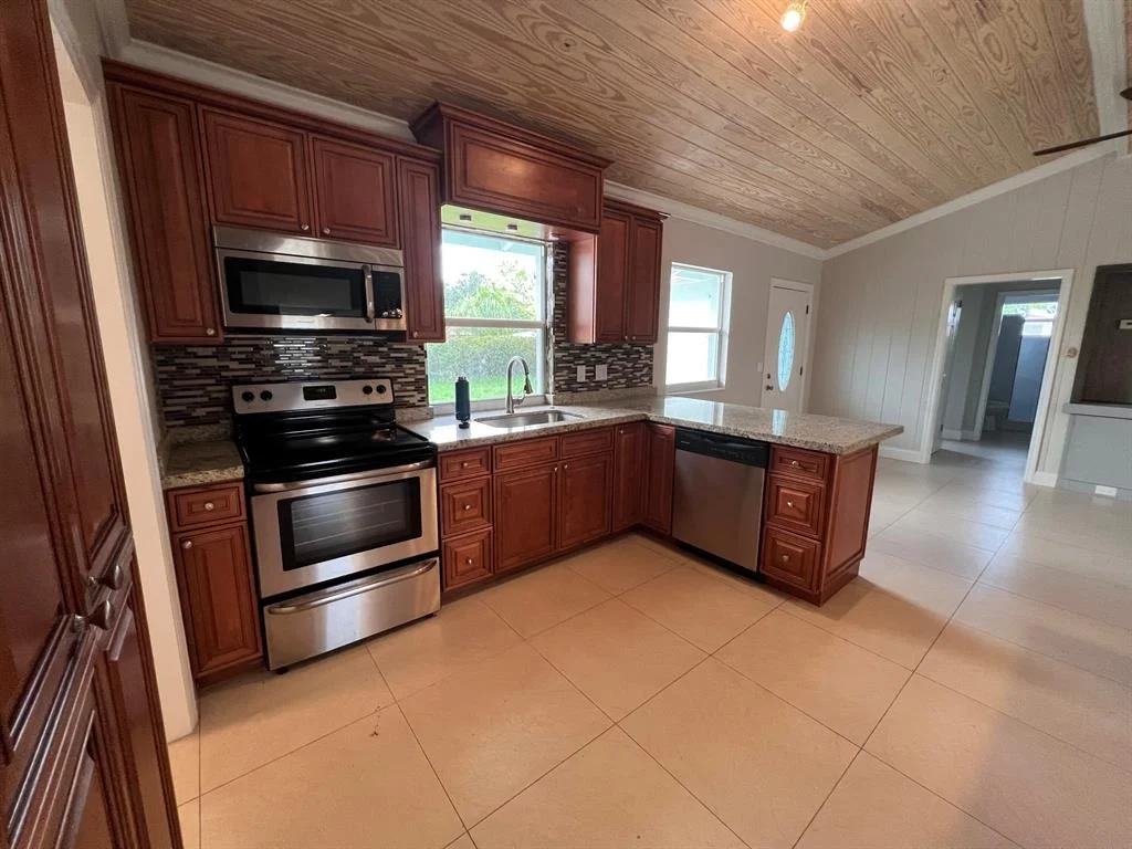 Photo of 638 Date Palm Drive