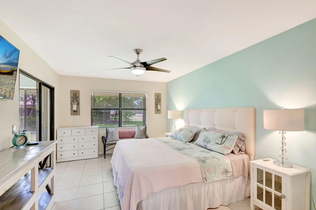 Photo of Unit D at 101 Half Moon Circle