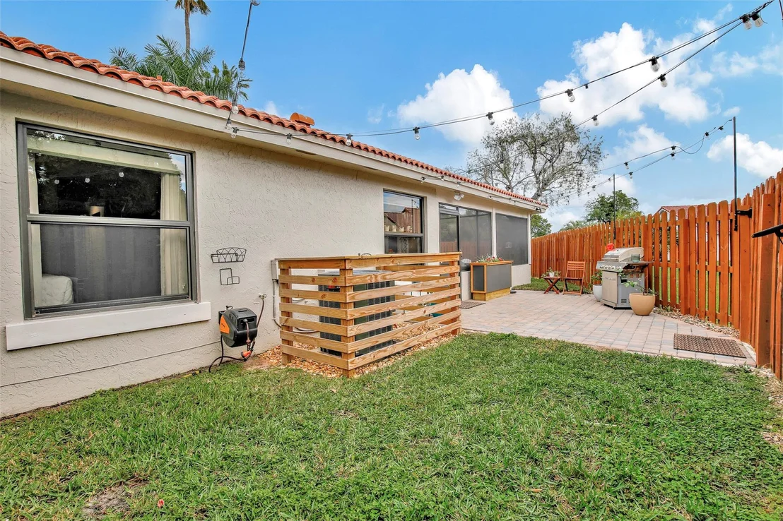 Photo of 2083 Augusta