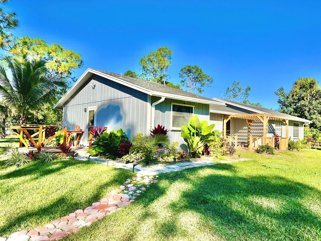 Photo of 12809 Sunset Boulevard