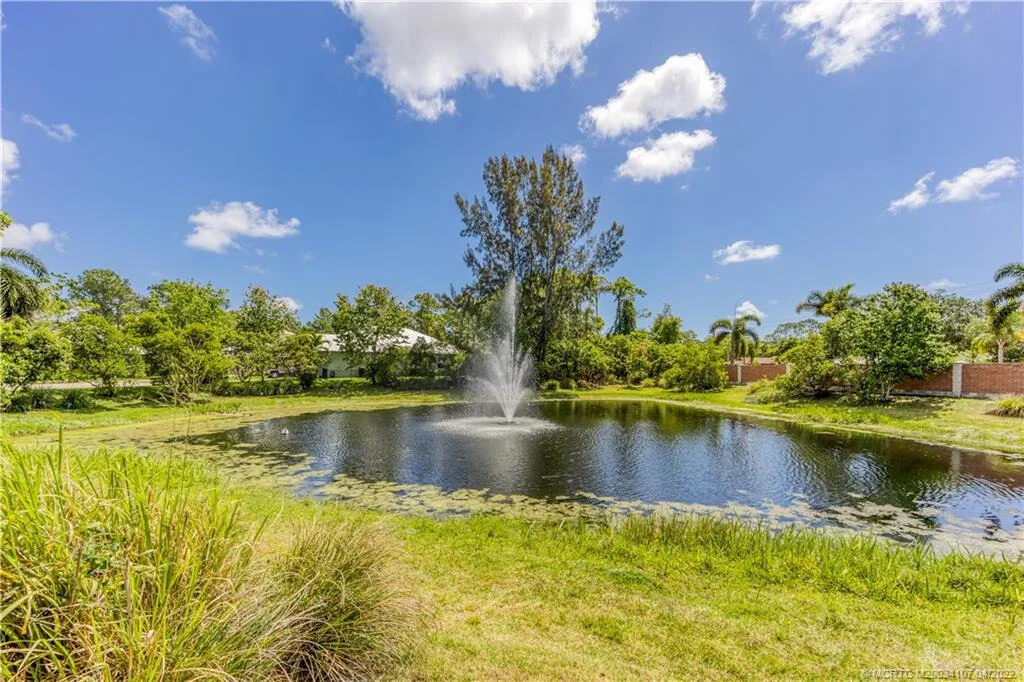 Photo of 2431 NW Hummingbird Circle