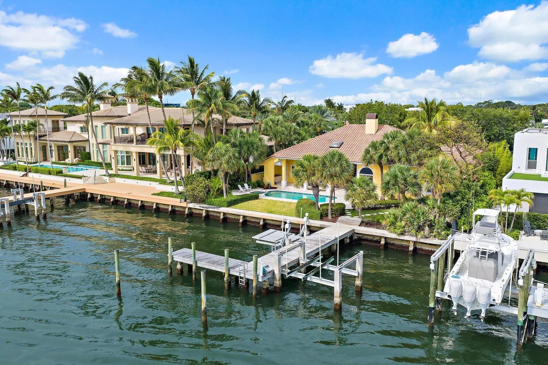 Photo of 806 Lakeside Drive