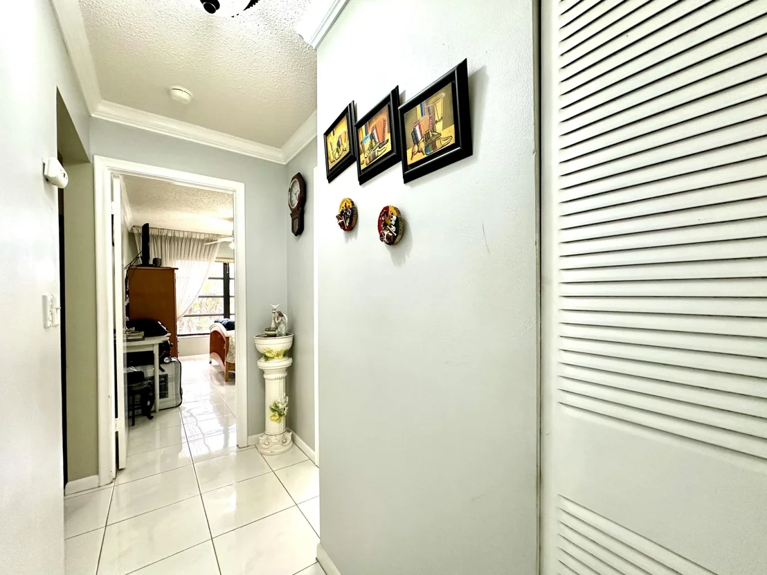 Photo of 5254 Mirror Lakes Boulevard