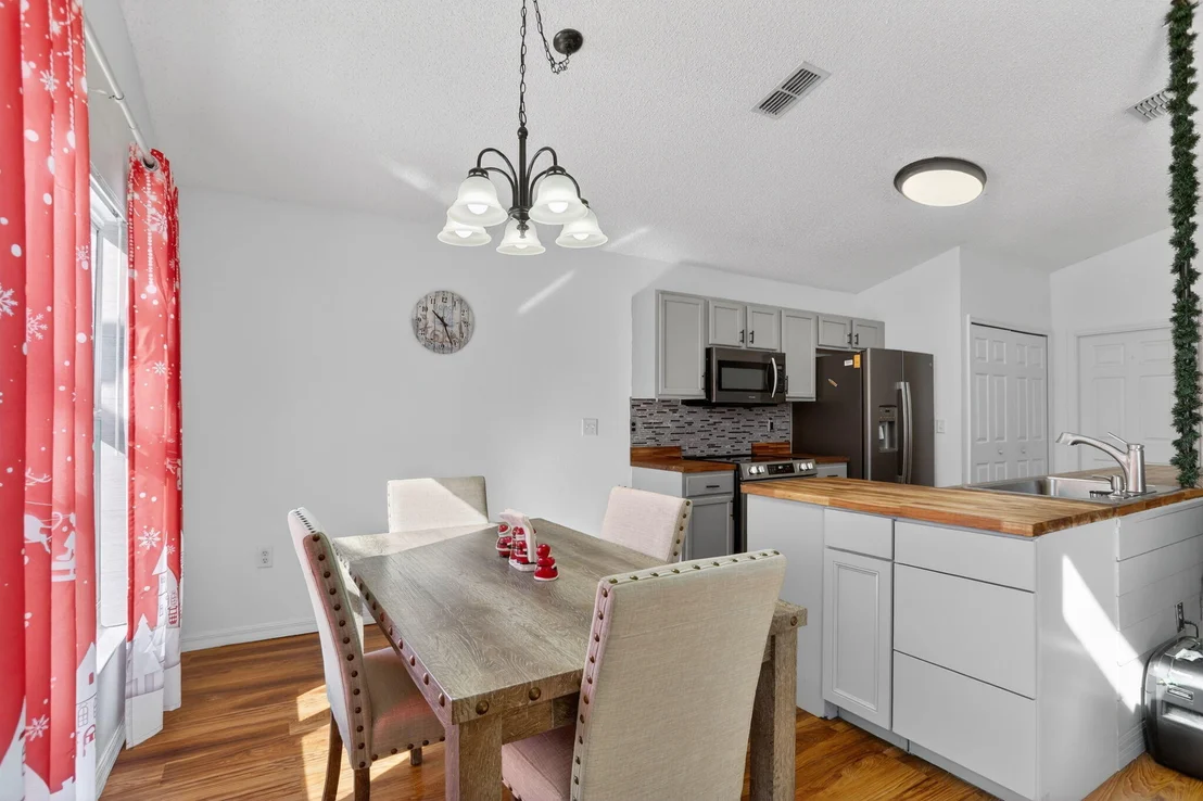 Photo of 844 Casterton Circle