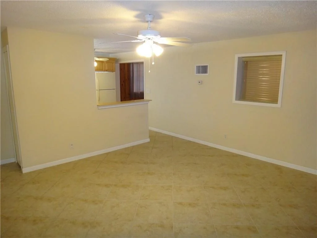 Photo of 900 NE 23rd Place