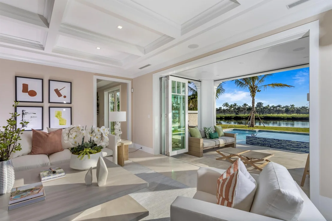 Photo of 584 Island Drive