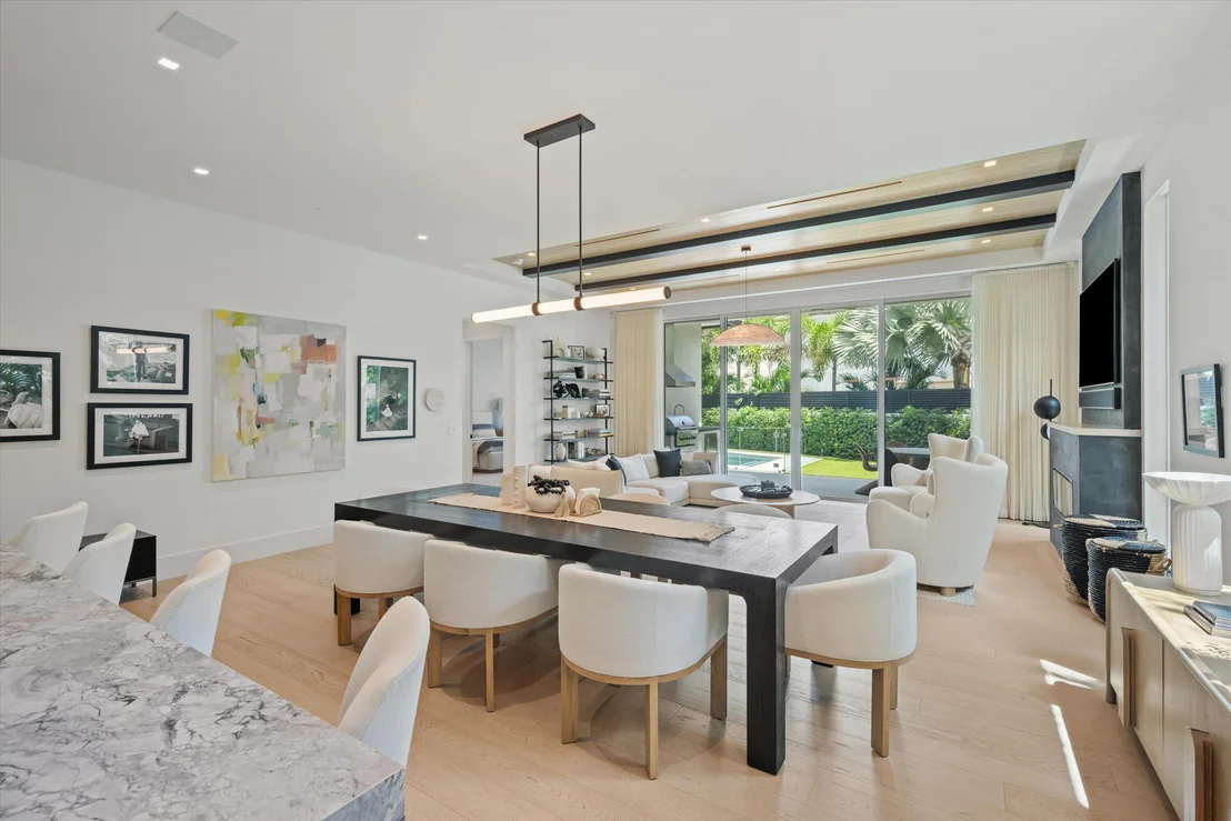 Photo of 745 Park Drive W