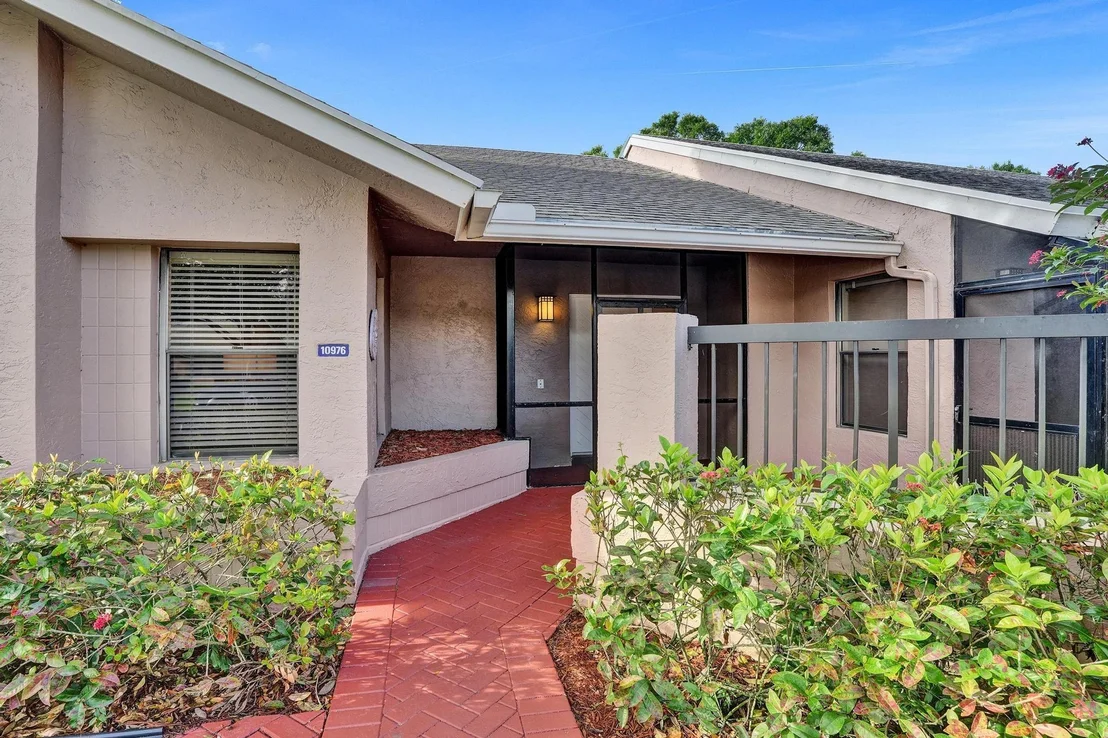 Photo of 10976 Lake Front Place