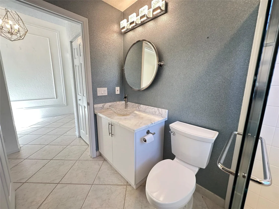 Photo of 6565 Sherbrook Drive