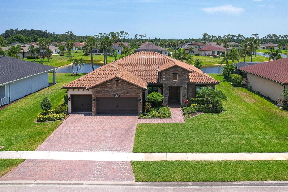 Photo of 6354 Arcadia Sq Square
