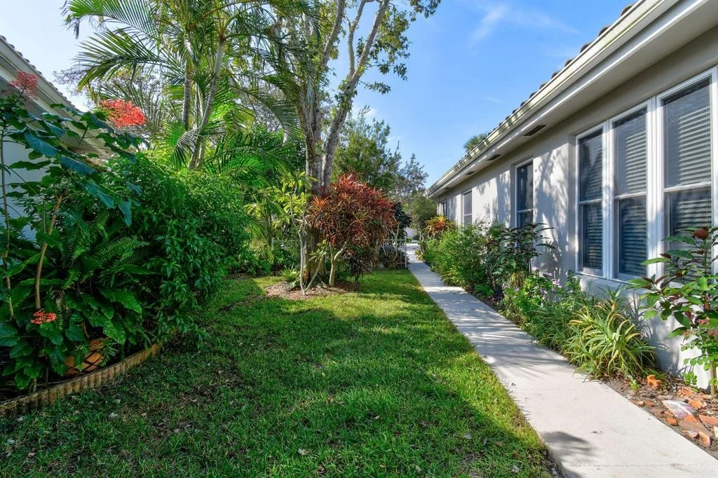 Photo of 187 S Hampton Drive