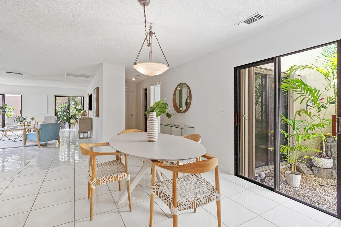 Photo of 3579 Commodore Circle