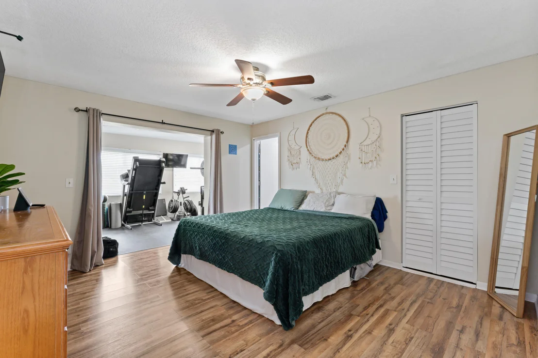 Photo of 7123 Pine Manor Drive