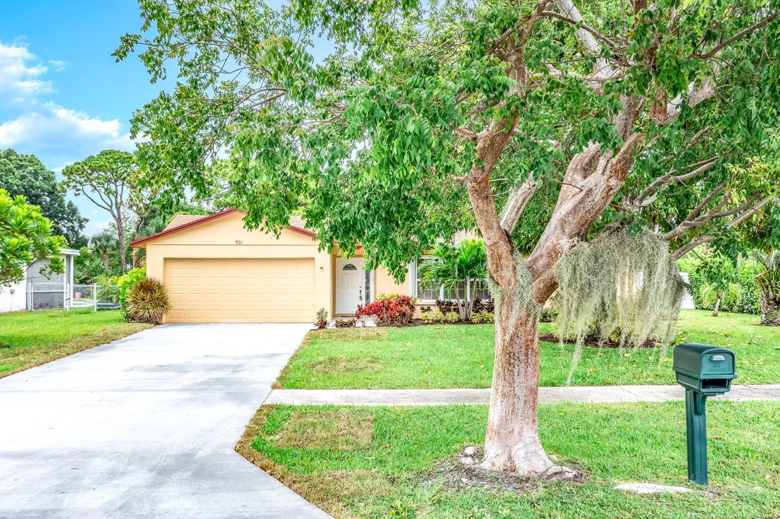 Photo of 501 Oak Terrace