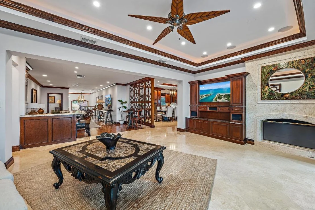 Photo of 613 S Beach Road