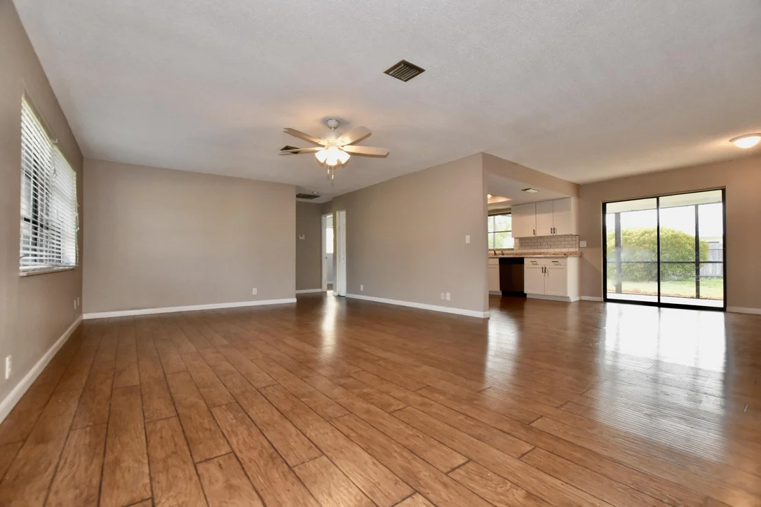Photo of 4879 SE Horseshoe Point Road