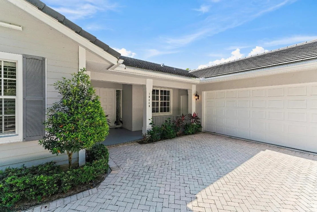 Photo of 18440 SE Lakeside Drive
