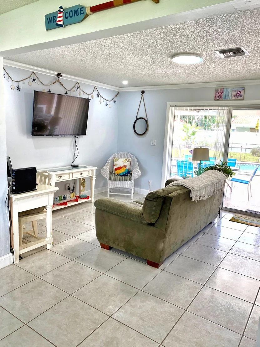 Photo of 421 Davis Road