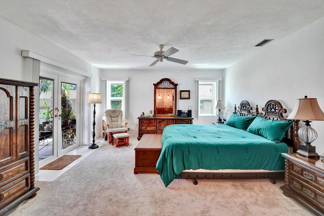 Photo of 211 SE 2nd Terrace