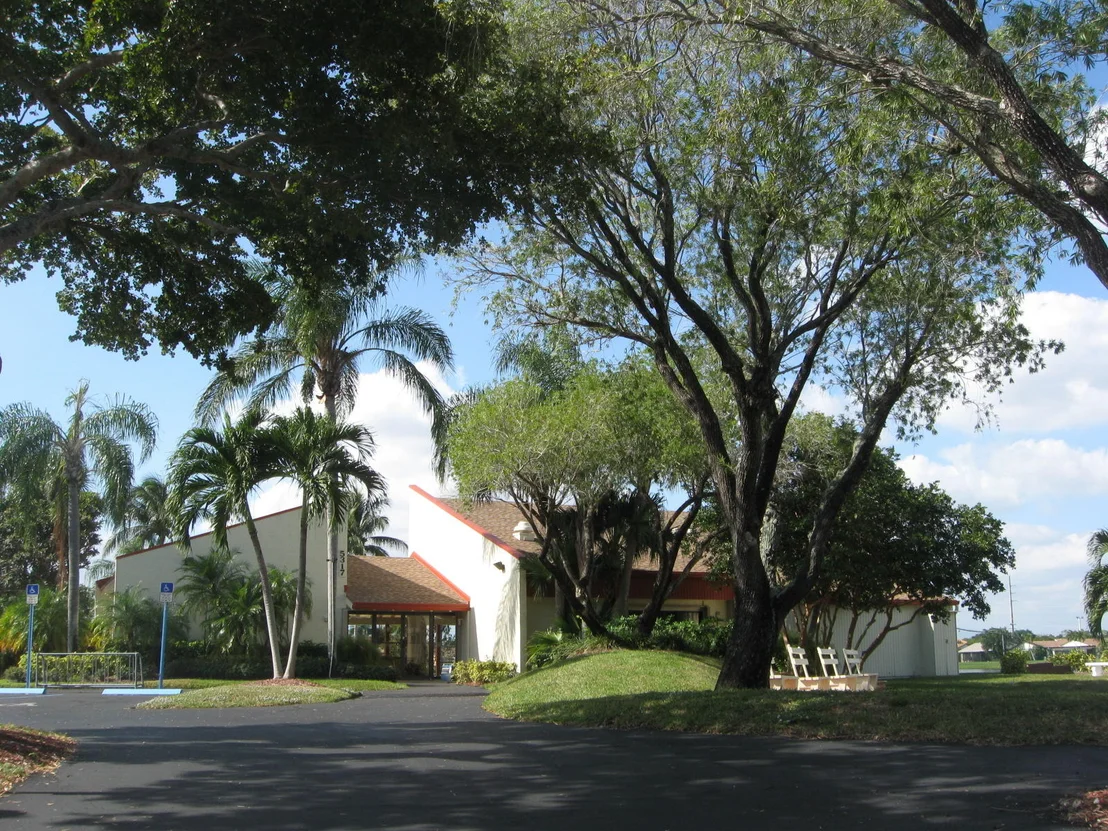 Photo of 5550 Mirror Lakes Boulevard