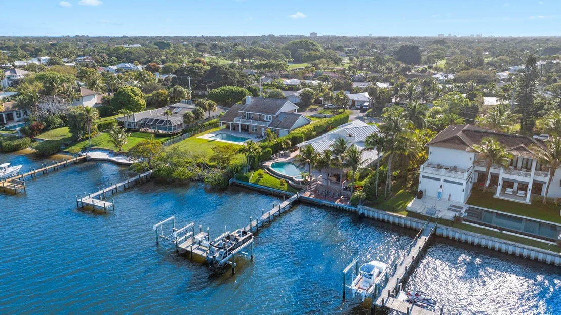 Photo of 163 River Drive