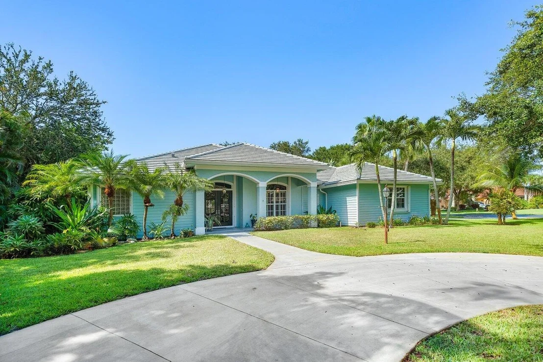 Photo of 18730 SE Lakeside Way